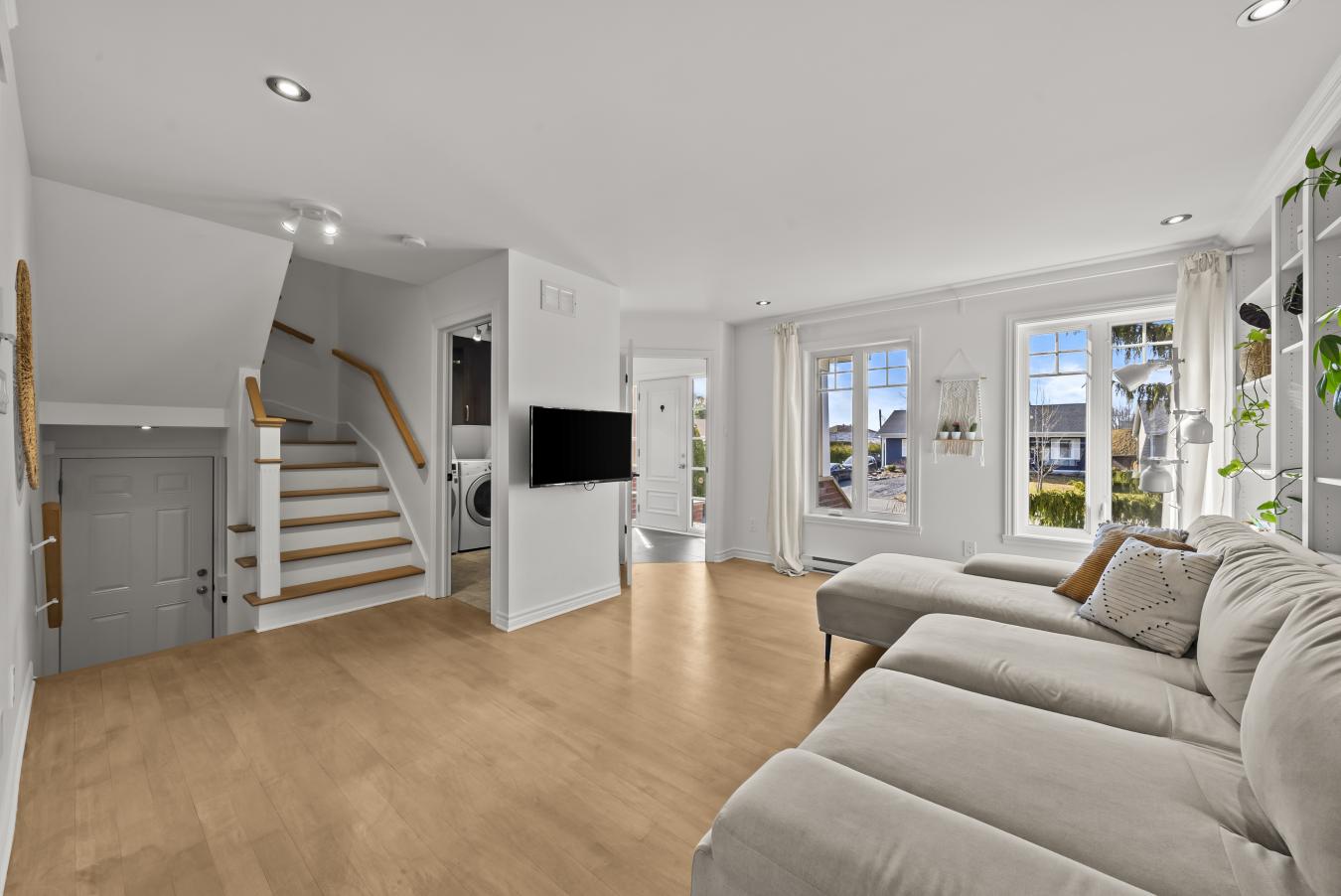 Saint-Angèle-de-Monnoir, QC, J0L 1P0, Canada, 3 Bedrooms Bedrooms, ,2 BathroomsBathrooms,Residential,For Sale,1781682