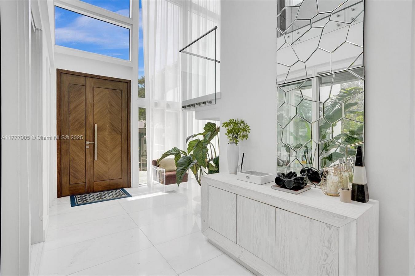 Key Biscayne, Florida, 33149, United States, 5 Bedrooms Bedrooms, ,5 BathroomsBathrooms,Residential,For Sale,1781677