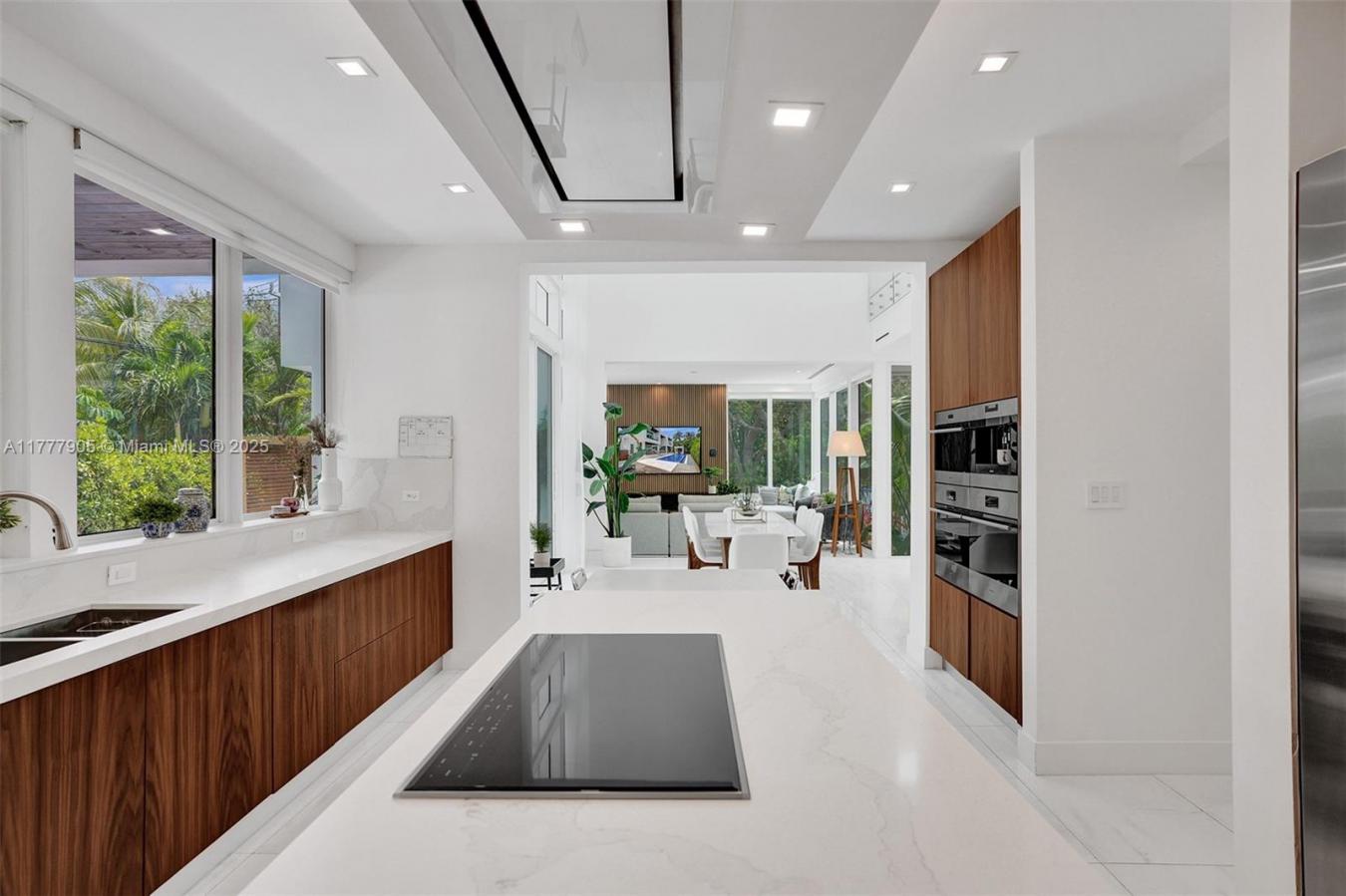 Key Biscayne, Florida, 33149, United States, 5 Bedrooms Bedrooms, ,5 BathroomsBathrooms,Residential,For Sale,1781677