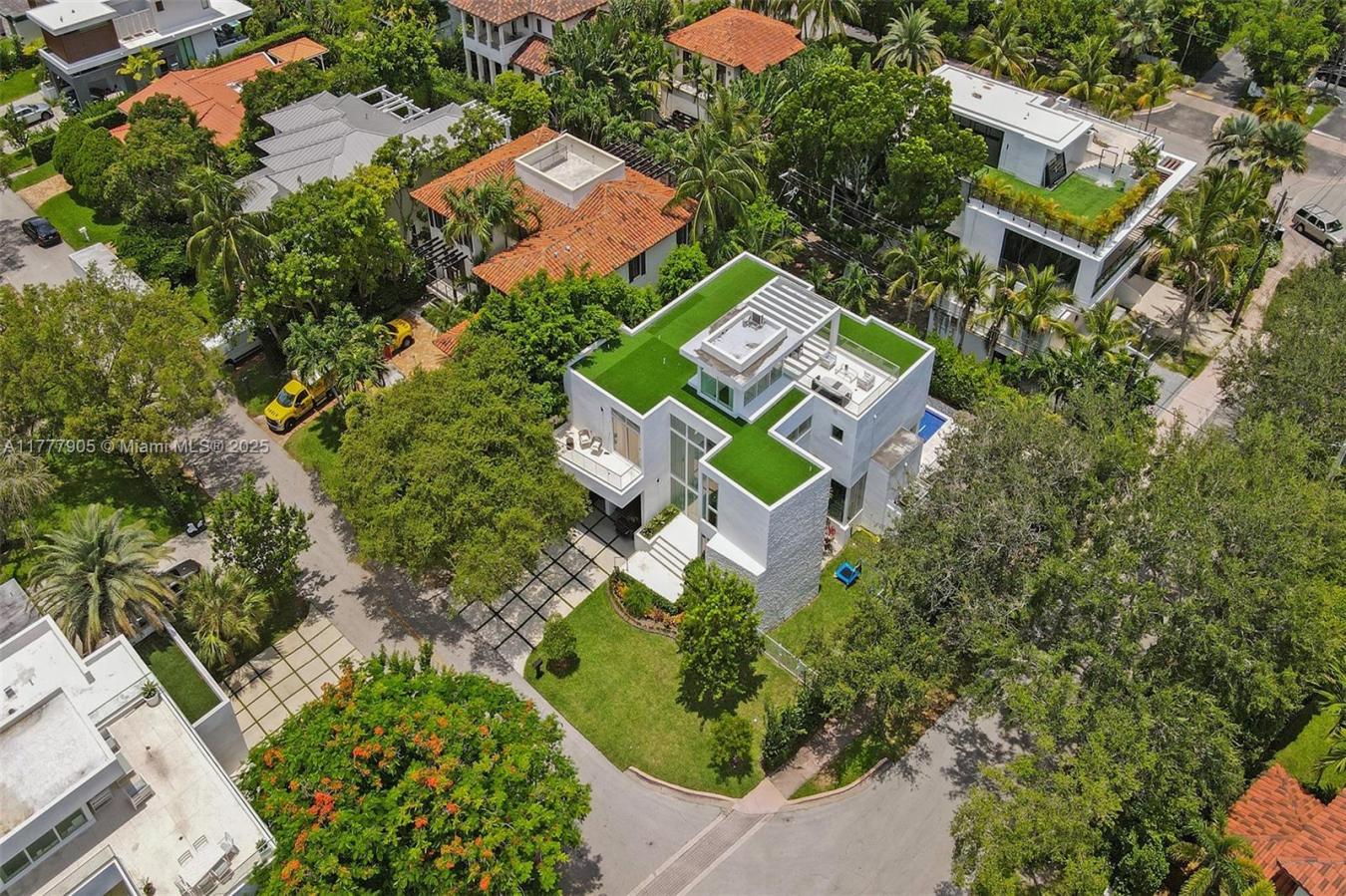 Key Biscayne, Florida, 33149, United States, 5 Bedrooms Bedrooms, ,5 BathroomsBathrooms,Residential,For Sale,1781677