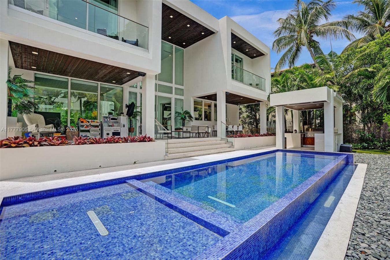 Key Biscayne, Florida, 33149, United States, 5 Bedrooms Bedrooms, ,5 BathroomsBathrooms,Residential,For Sale,1781677