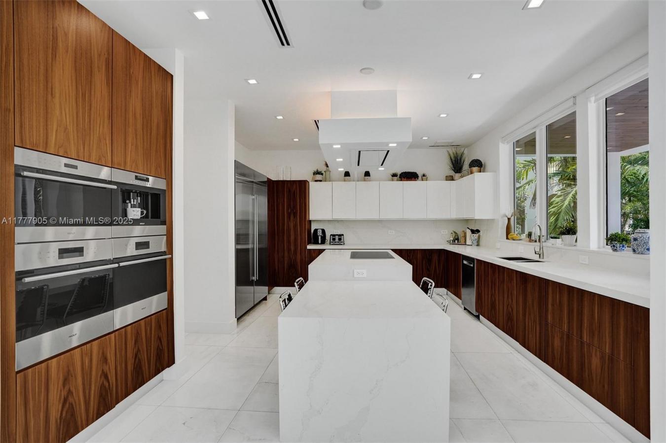 Key Biscayne, Florida, 33149, United States, 5 Bedrooms Bedrooms, ,5 BathroomsBathrooms,Residential,For Sale,1781677