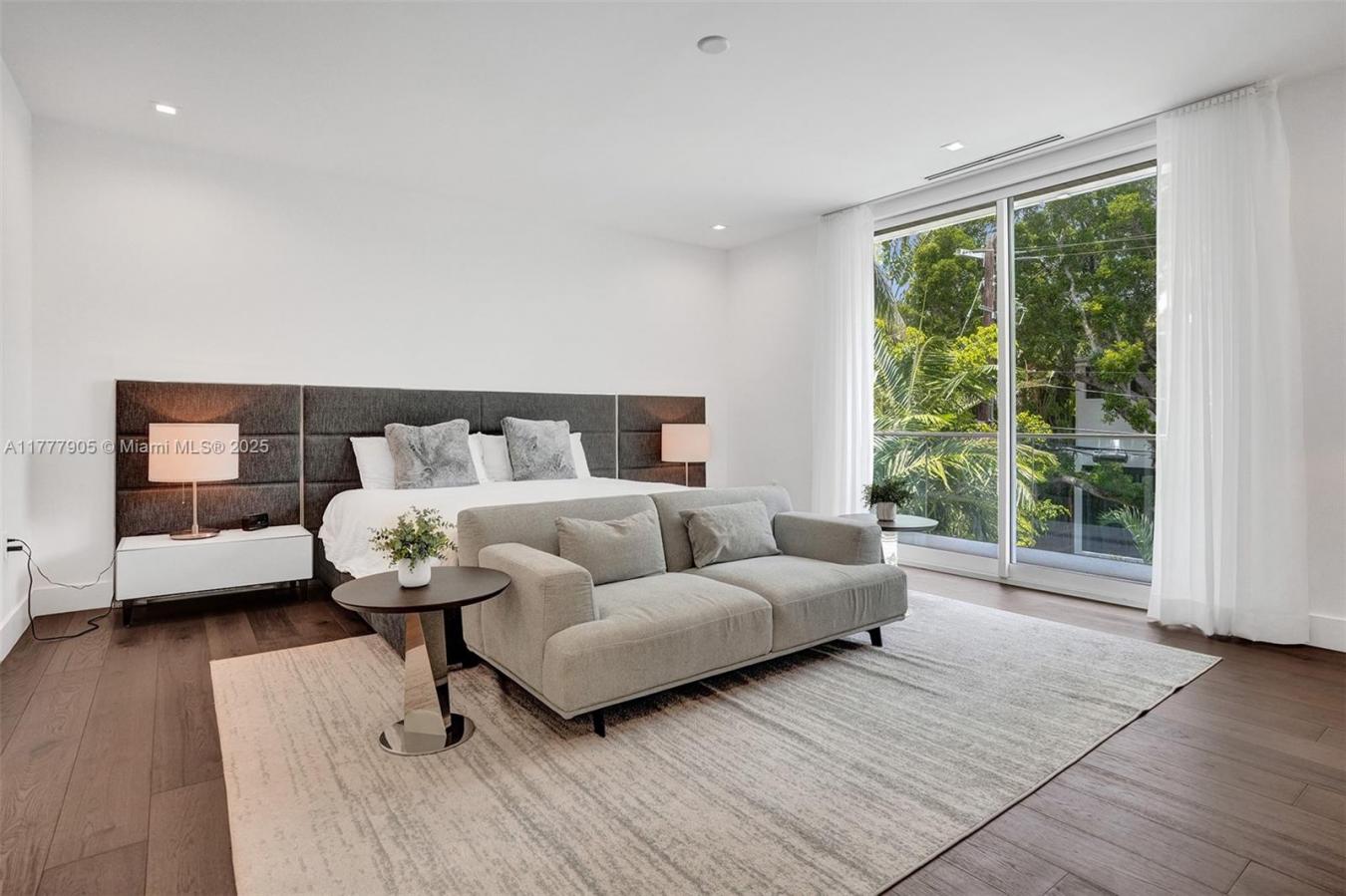 Key Biscayne, Florida, 33149, United States, 5 Bedrooms Bedrooms, ,5 BathroomsBathrooms,Residential,For Sale,1781677