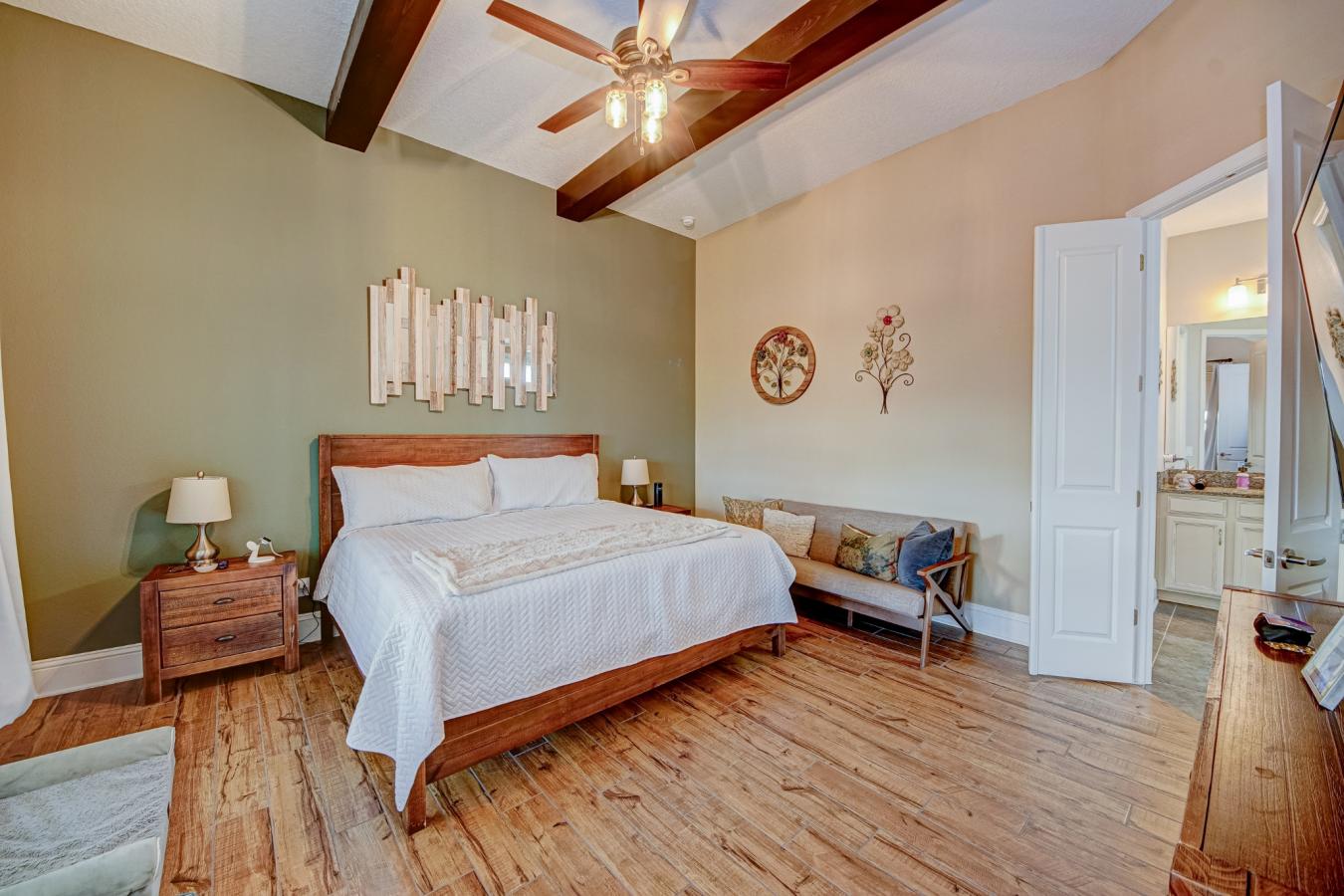 Orlando, Florida, 32827, United States, 4 Bedrooms Bedrooms, ,4 BathroomsBathrooms,Residential,For Sale,1782481