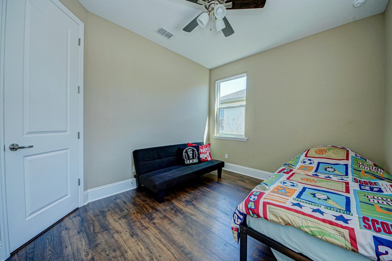 Orlando, Florida, 32827, United States, 4 Bedrooms Bedrooms, ,4 BathroomsBathrooms,Residential,For Sale,1782481