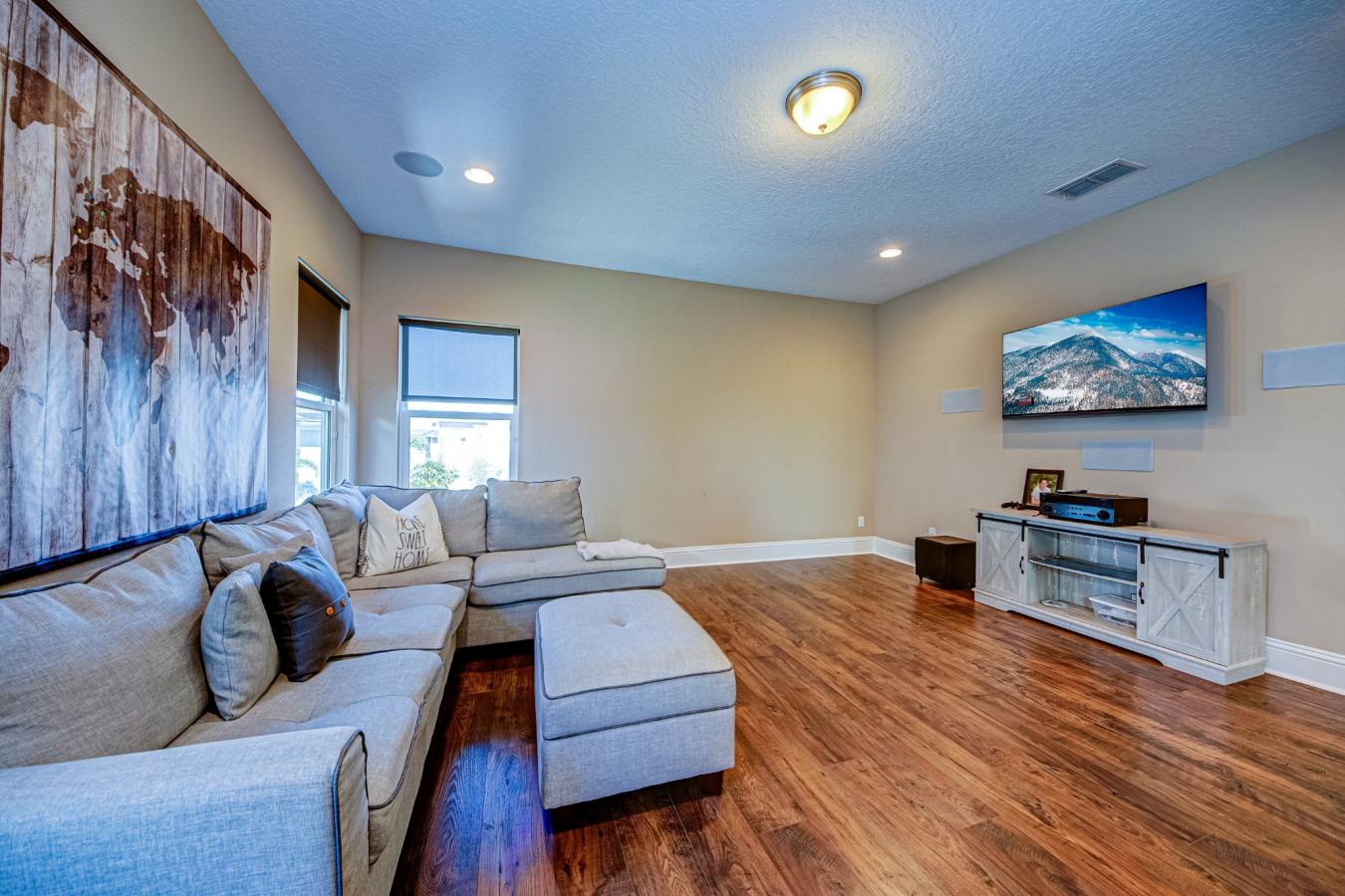 Orlando, Florida, 32827, United States, 4 Bedrooms Bedrooms, ,4 BathroomsBathrooms,Residential,For Sale,1782481