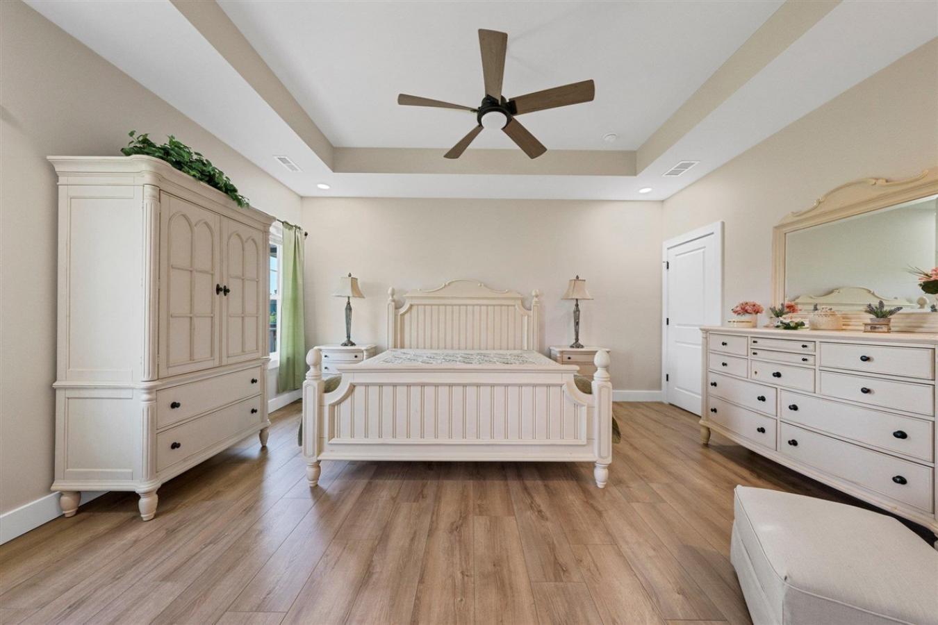 Alvaton, Kentucky, 42122, United States, 5 Bedrooms Bedrooms, ,3 BathroomsBathrooms,Residential,For Sale,1782474