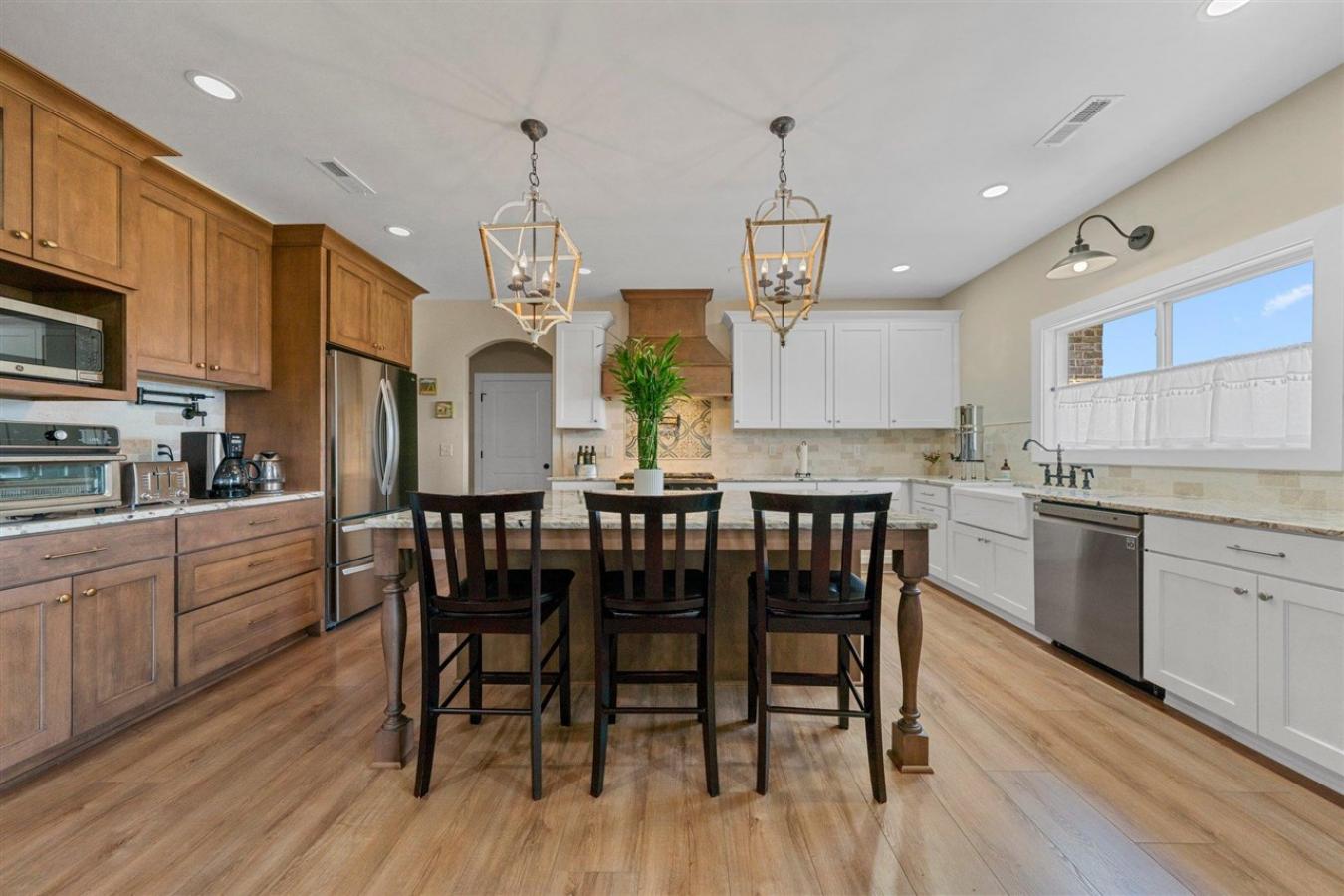 Alvaton, Kentucky, 42122, United States, 5 Bedrooms Bedrooms, ,3 BathroomsBathrooms,Residential,For Sale,1782474