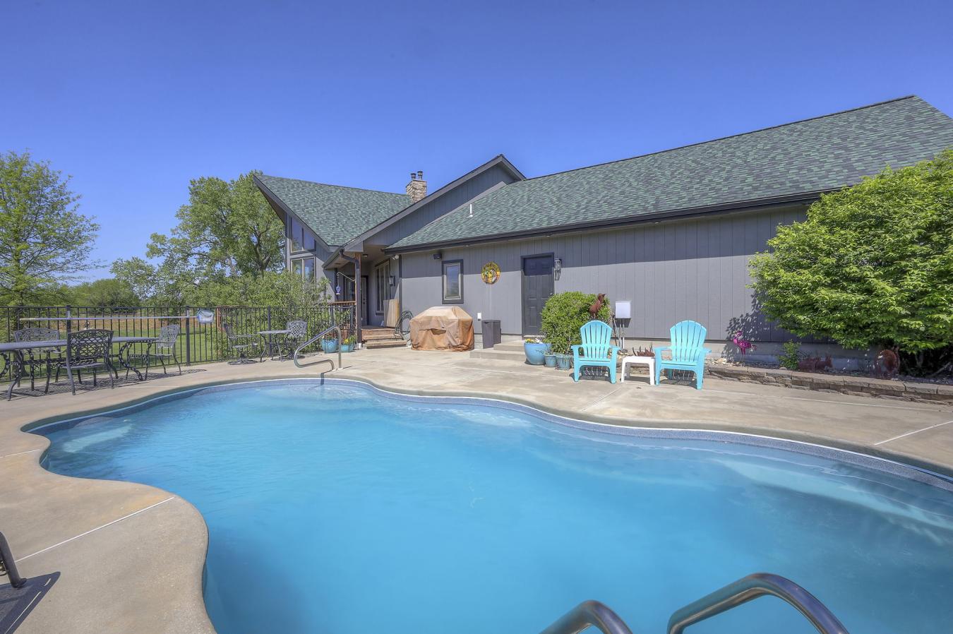 Topeka, Kansas, 66546, United States, 4 Bedrooms Bedrooms, ,5 BathroomsBathrooms,Residential,For Sale,1781673