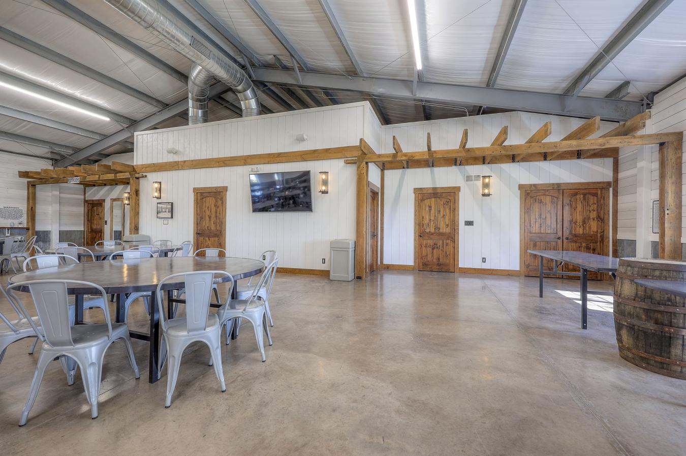 Topeka, Kansas, 66546, United States, 4 Bedrooms Bedrooms, ,5 BathroomsBathrooms,Residential,For Sale,1781673