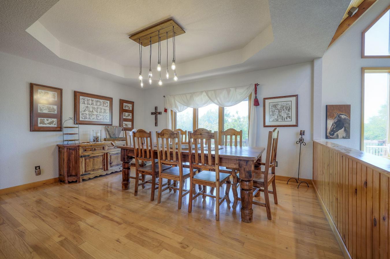 Topeka, Kansas, 66546, United States, 4 Bedrooms Bedrooms, ,5 BathroomsBathrooms,Residential,For Sale,1781673