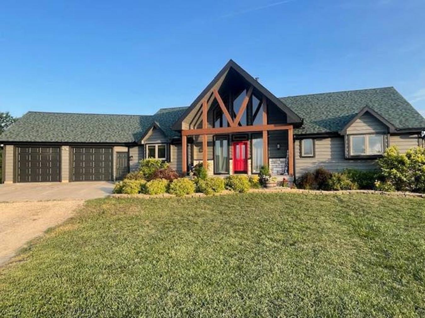 Topeka, Kansas, 66546, United States, 4 Bedrooms Bedrooms, ,5 BathroomsBathrooms,Residential,For Sale,1781673