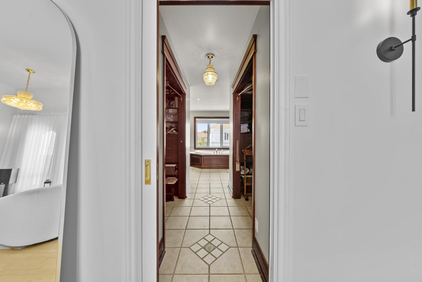 Brossard, QC, J4X 2H3, Canada, 5 Bedrooms Bedrooms, ,3 BathroomsBathrooms,Residential,For Sale,1782470