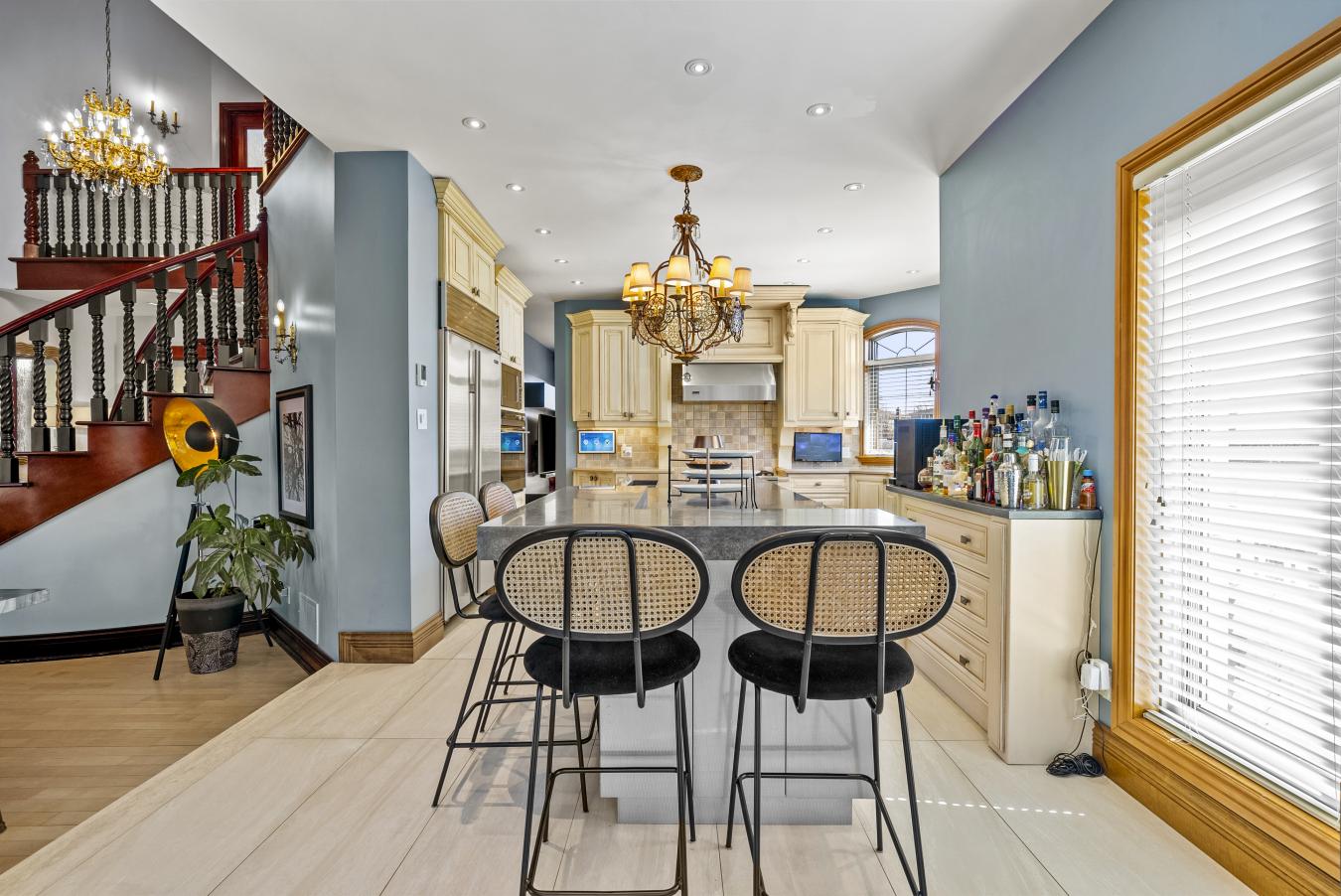 Brossard, QC, J4X 2H3, Canada, 5 Bedrooms Bedrooms, ,3 BathroomsBathrooms,Residential,For Sale,1782470