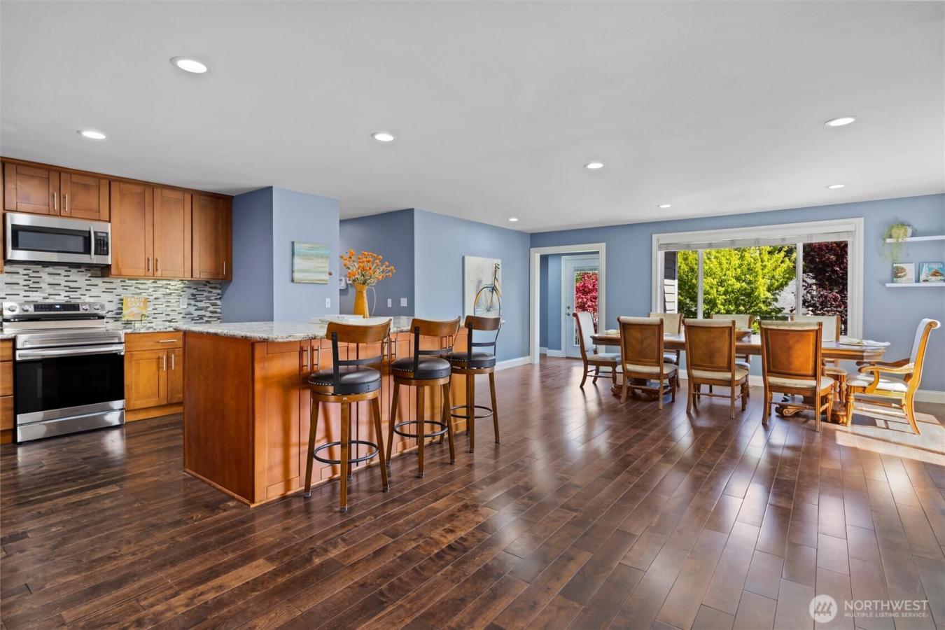 Burien, Washington, 98166, United States, 5 Bedrooms Bedrooms, ,3 BathroomsBathrooms,Residential,For Sale,1782468