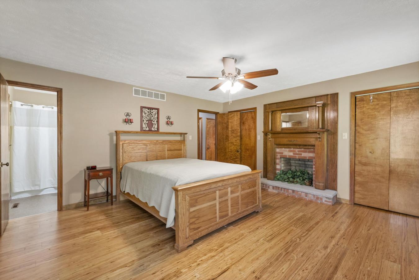 Ashland, Kentucky, 41102, United States, 5 Bedrooms Bedrooms, ,4 BathroomsBathrooms,Residential,For Sale,1782464