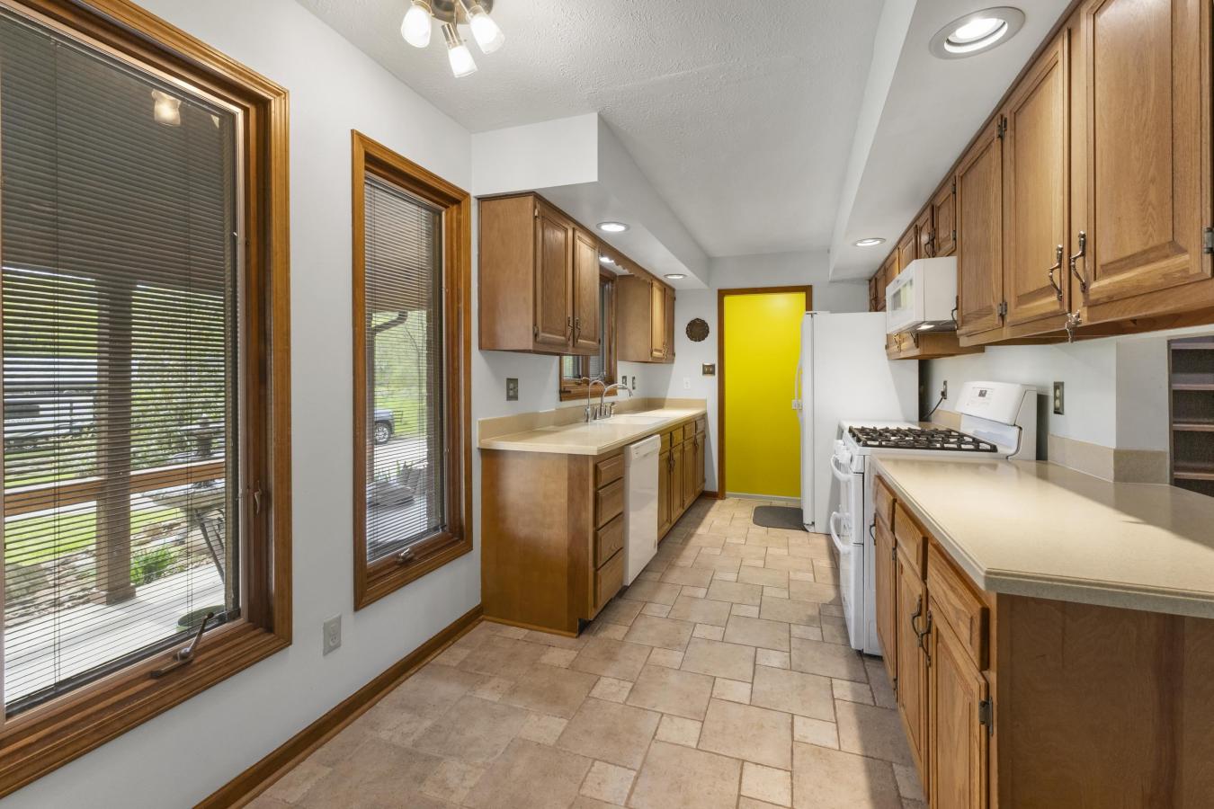 Ashland, Kentucky, 41102, United States, 5 Bedrooms Bedrooms, ,4 BathroomsBathrooms,Residential,For Sale,1782464