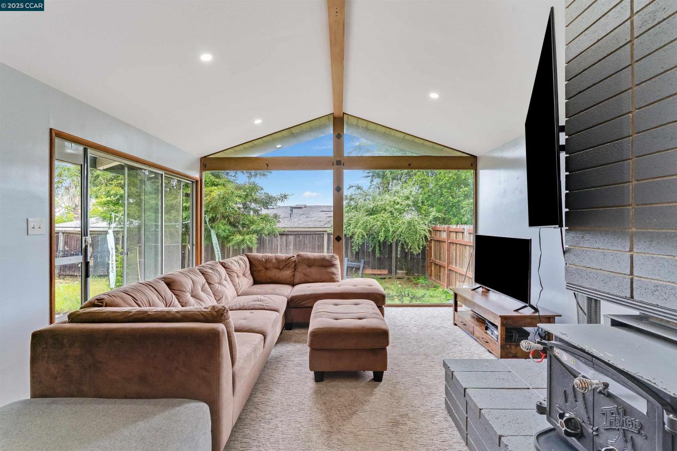 Walnut Creek, California, 94595, United States, 4 Bedrooms Bedrooms, ,3 BathroomsBathrooms,Residential,For Sale,1786756