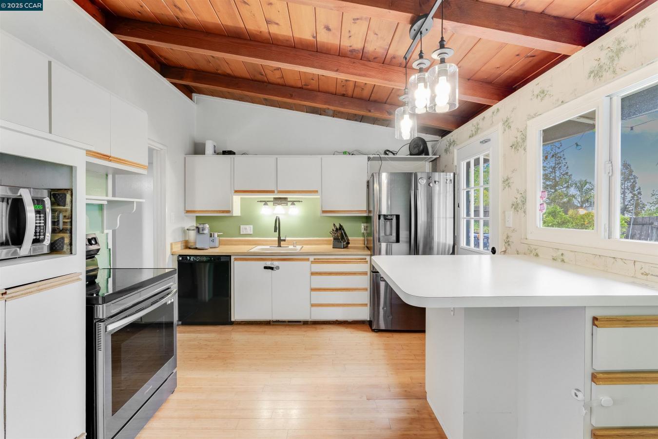 Walnut Creek, California, 94595, United States, 4 Bedrooms Bedrooms, ,3 BathroomsBathrooms,Residential,For Sale,1786756