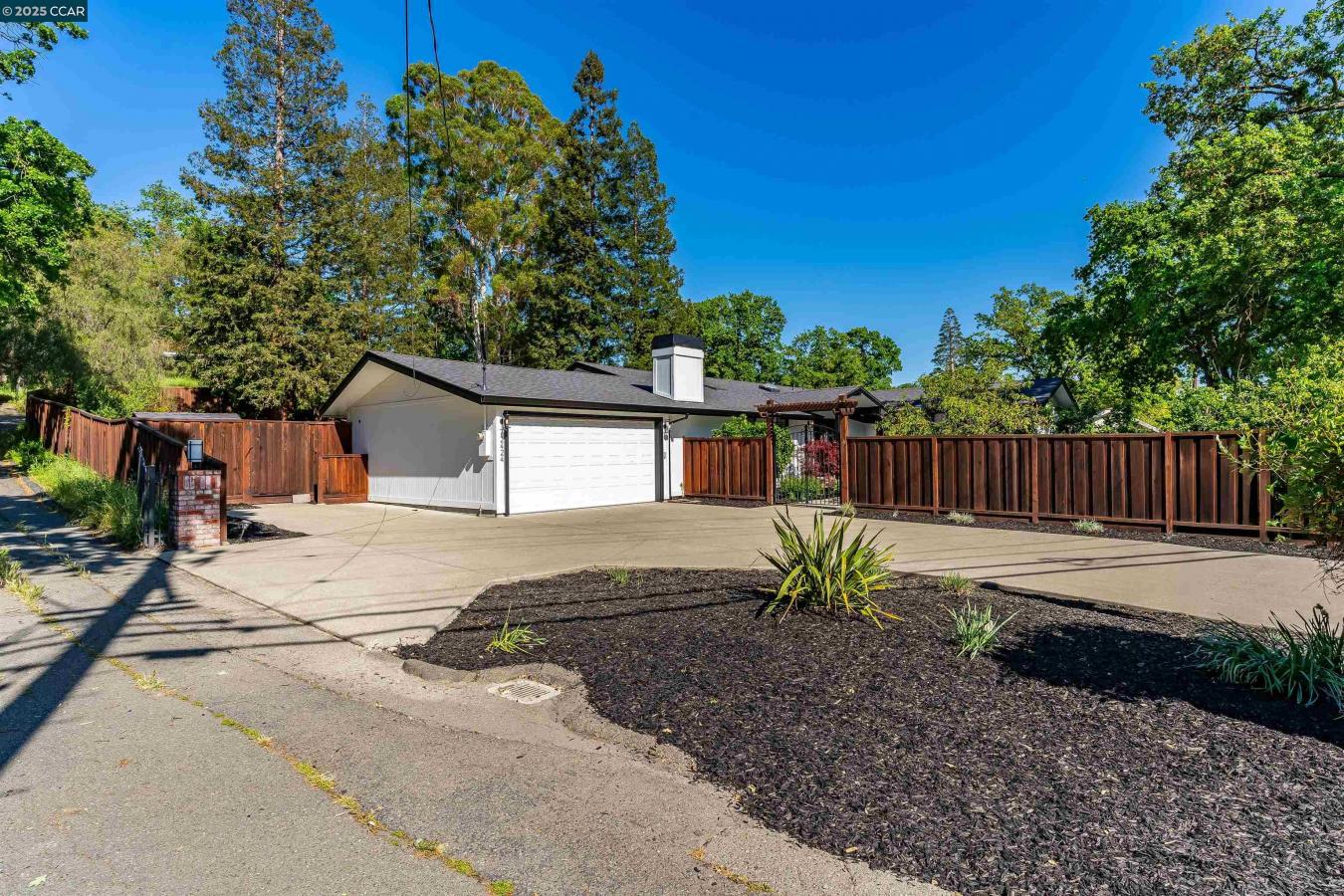 Walnut Creek, California, 94596, United States, 4 Bedrooms Bedrooms, ,2 BathroomsBathrooms,Residential,For Sale,1786755