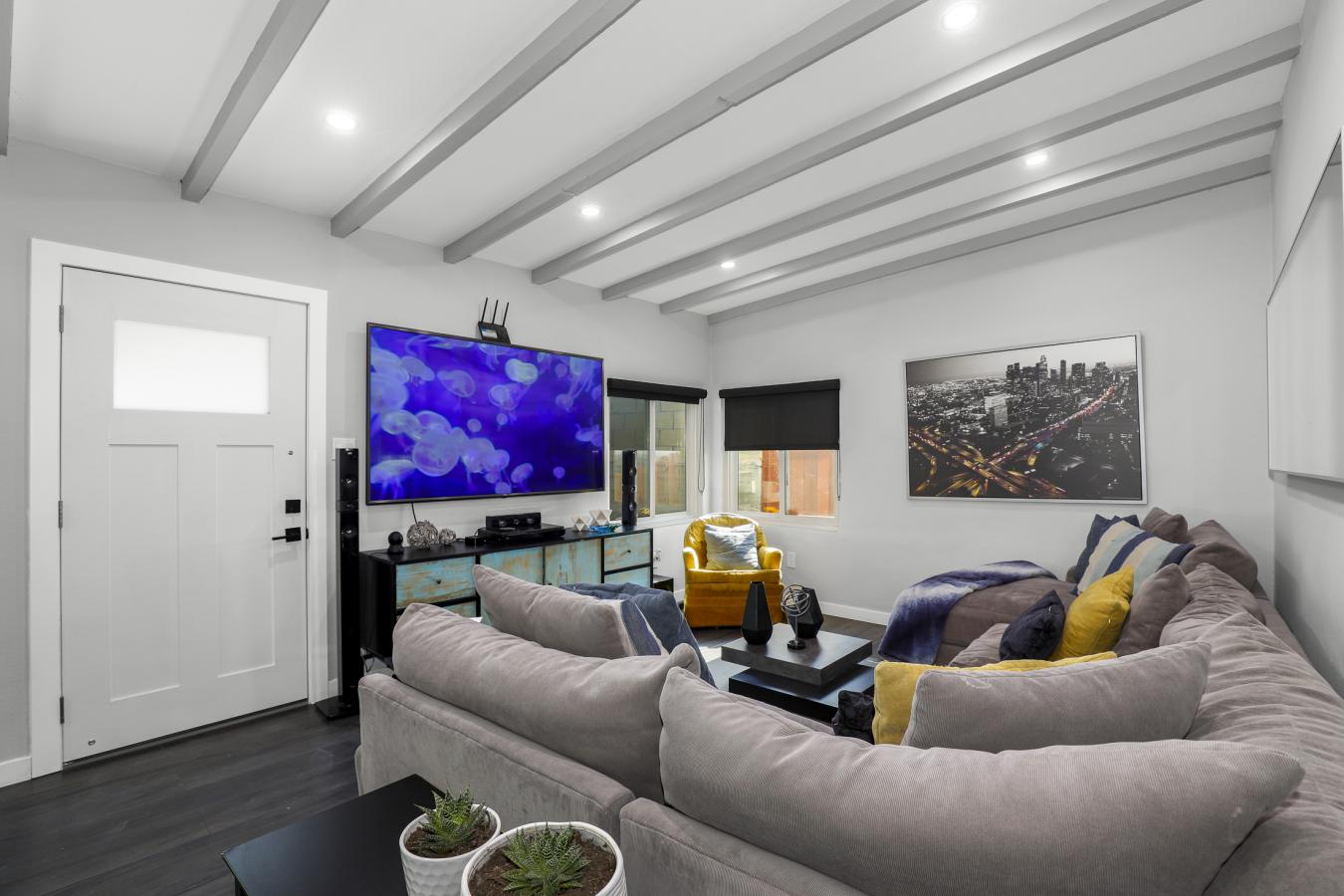 Los Angeles, California, 90063, United States, 3 Bedrooms Bedrooms, ,2 BathroomsBathrooms,Residential,For Sale,1786752