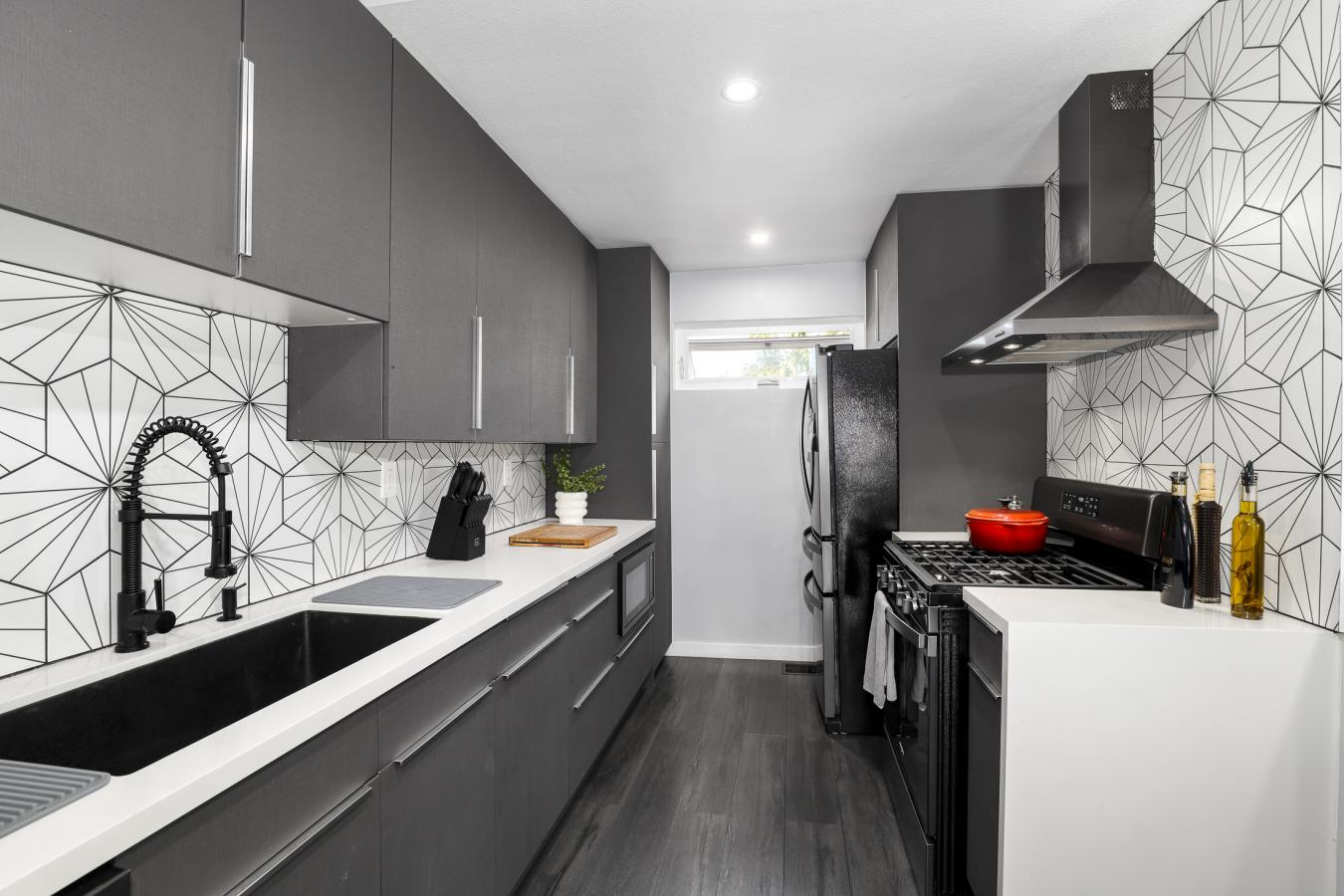 Los Angeles, California, 90063, United States, 3 Bedrooms Bedrooms, ,2 BathroomsBathrooms,Residential,For Sale,1786752
