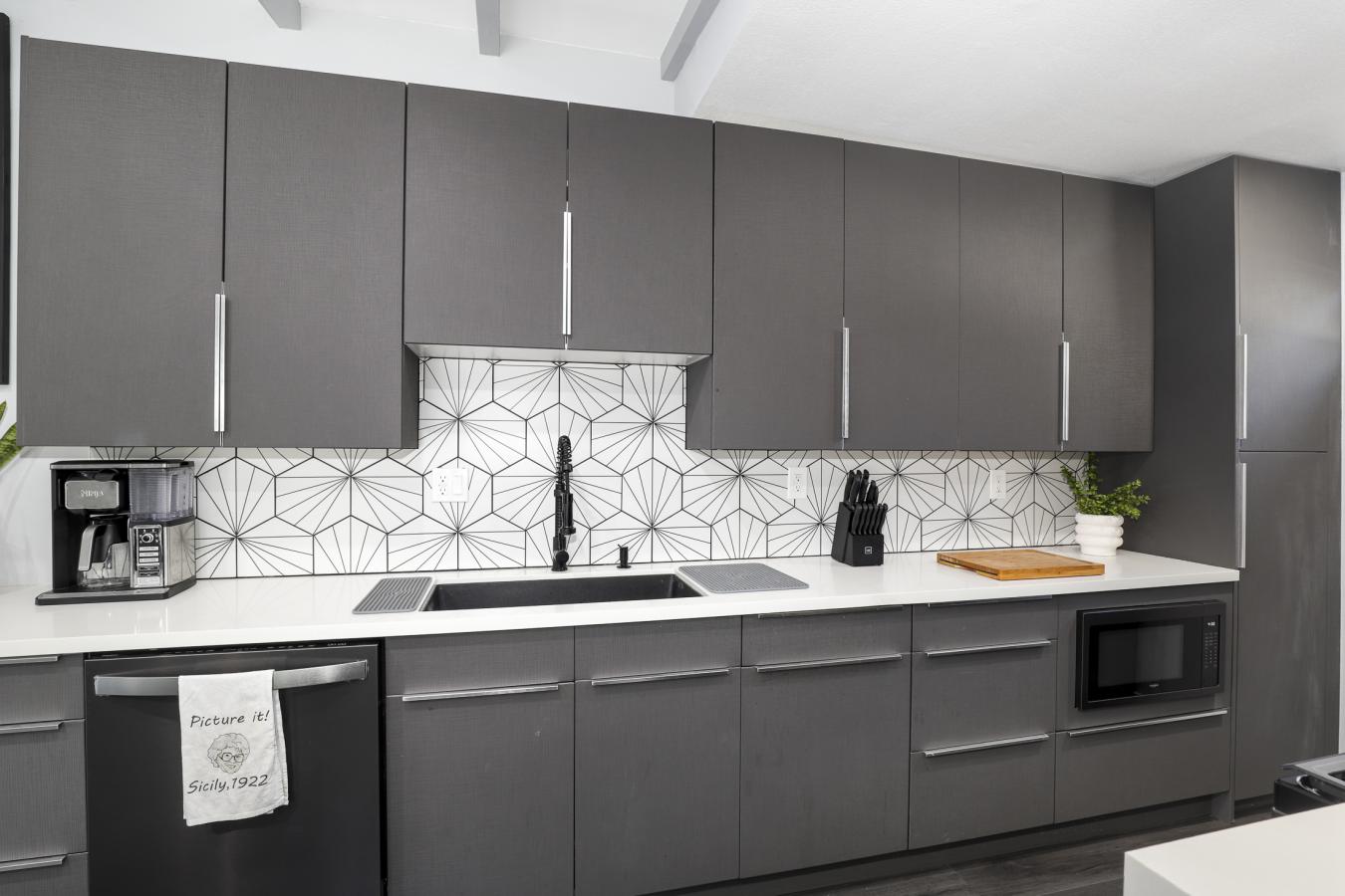 Los Angeles, California, 90063, United States, 3 Bedrooms Bedrooms, ,2 BathroomsBathrooms,Residential,For Sale,1786752