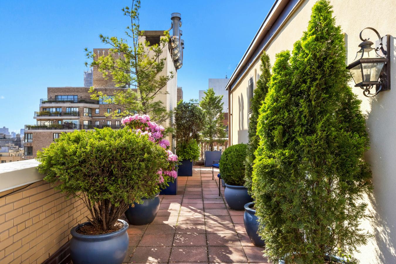 New York, New York, 10028, United States, 2 Bedrooms Bedrooms, ,2 BathroomsBathrooms,Residential,For Sale,1782459
