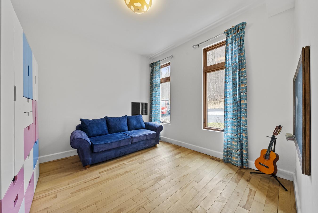 Mont-Saint-Hilaire, QC, J3H 6J3, Canada, 6 Bedrooms Bedrooms, ,6 BathroomsBathrooms,Residential,For Sale,1788222