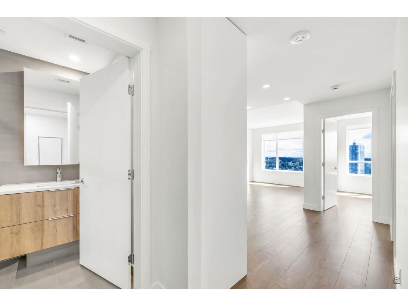 Surrey, BC, V3T3C6, Canada, 2 Bedrooms Bedrooms, ,Residential,For Sale,1787020