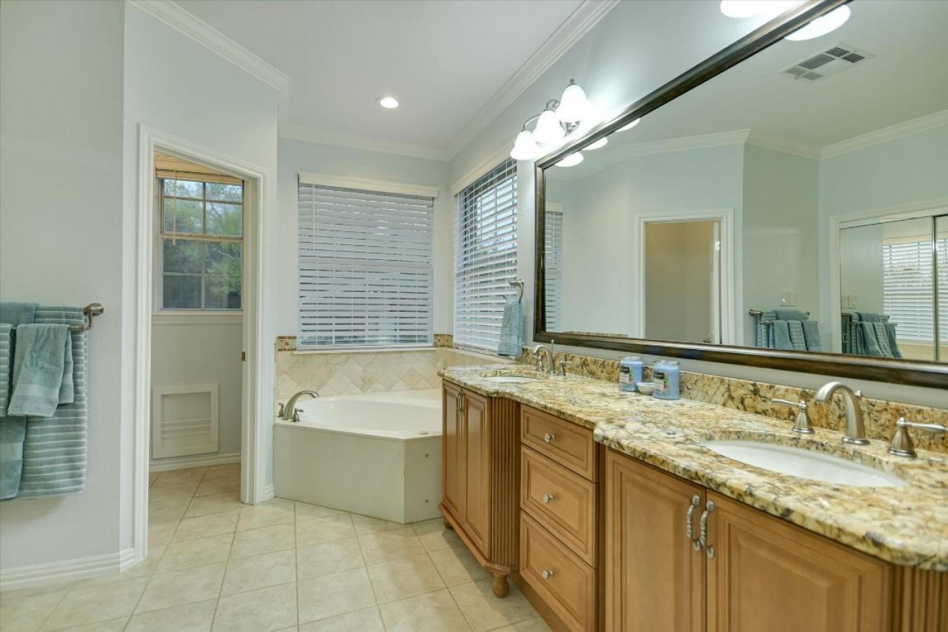 Austin, Texas, 78733, United States, 4 Bedrooms Bedrooms, ,3 BathroomsBathrooms,Residential,For Sale,1787006