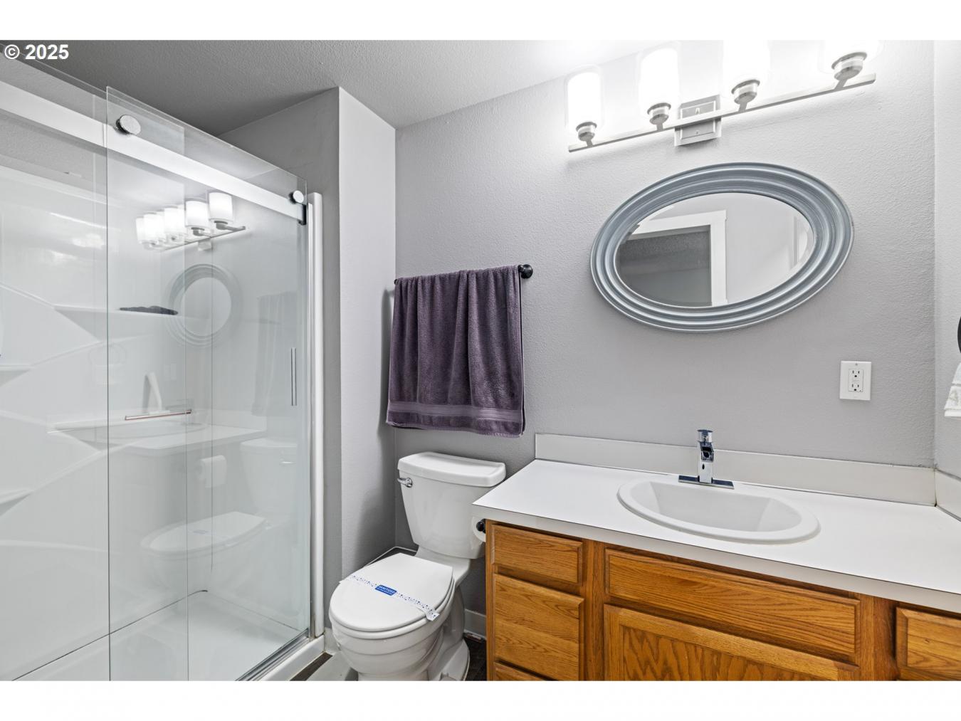 Hillsboro, Oregon, 97124, United States, 3 Bedrooms Bedrooms, ,2 BathroomsBathrooms,Residential,For Sale,1788218