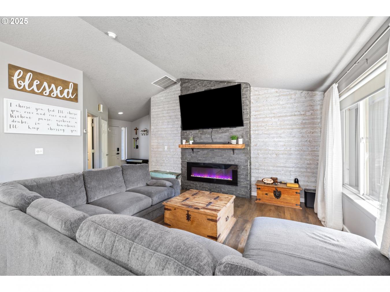 Hillsboro, Oregon, 97124, United States, 3 Bedrooms Bedrooms, ,2 BathroomsBathrooms,Residential,For Sale,1788218