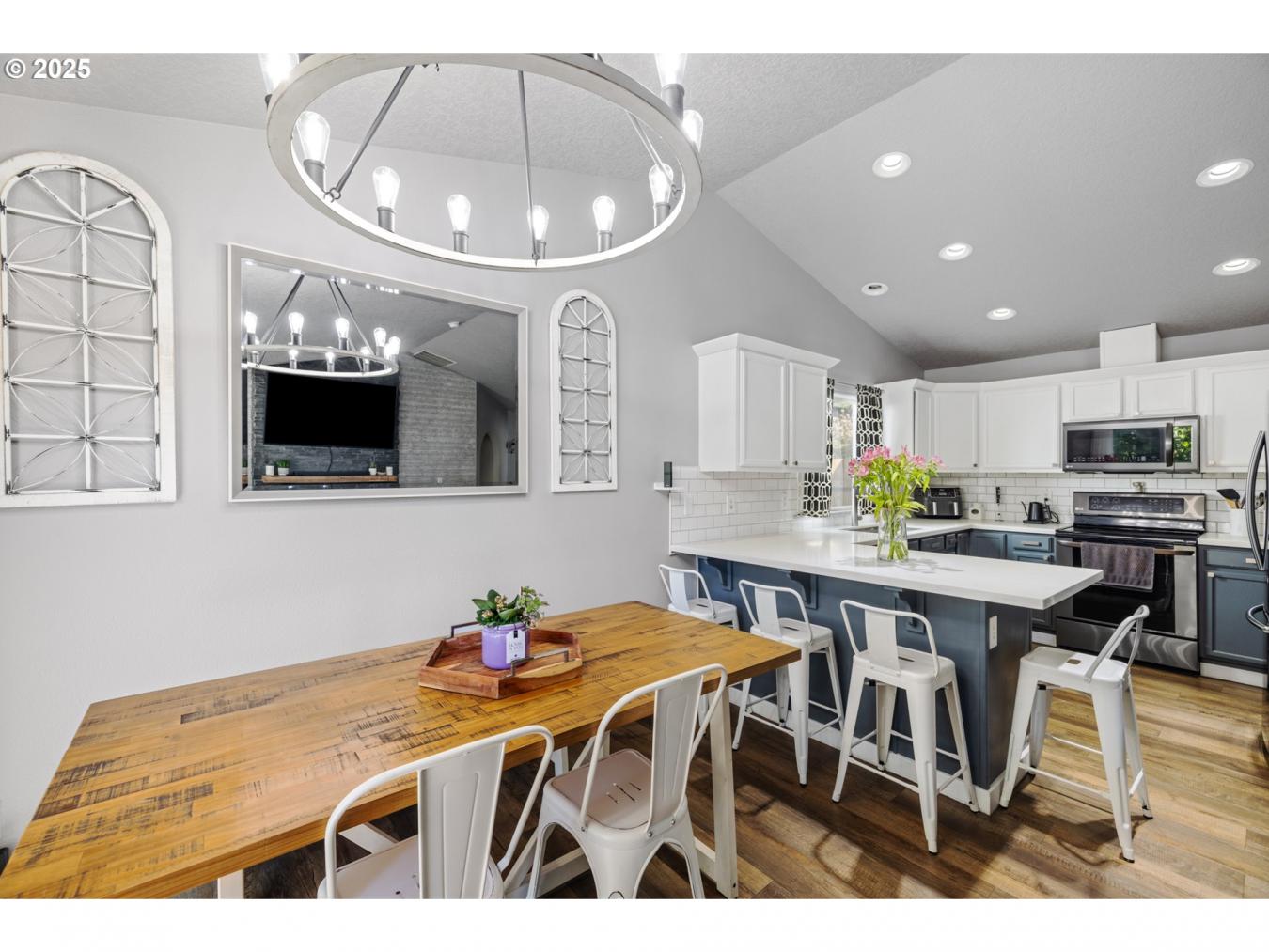 Hillsboro, Oregon, 97124, United States, 3 Bedrooms Bedrooms, ,2 BathroomsBathrooms,Residential,For Sale,1788218