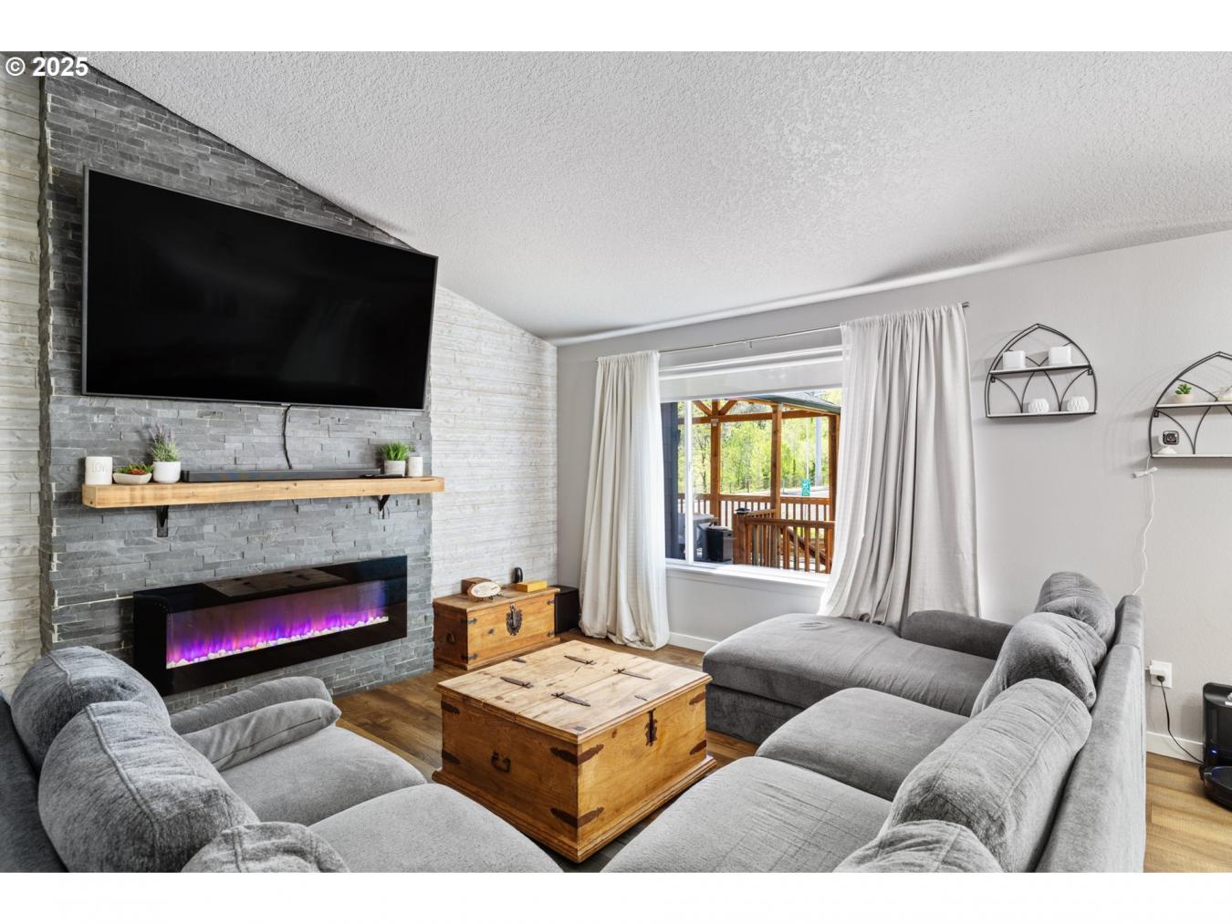 Hillsboro, Oregon, 97124, United States, 3 Bedrooms Bedrooms, ,2 BathroomsBathrooms,Residential,For Sale,1788218