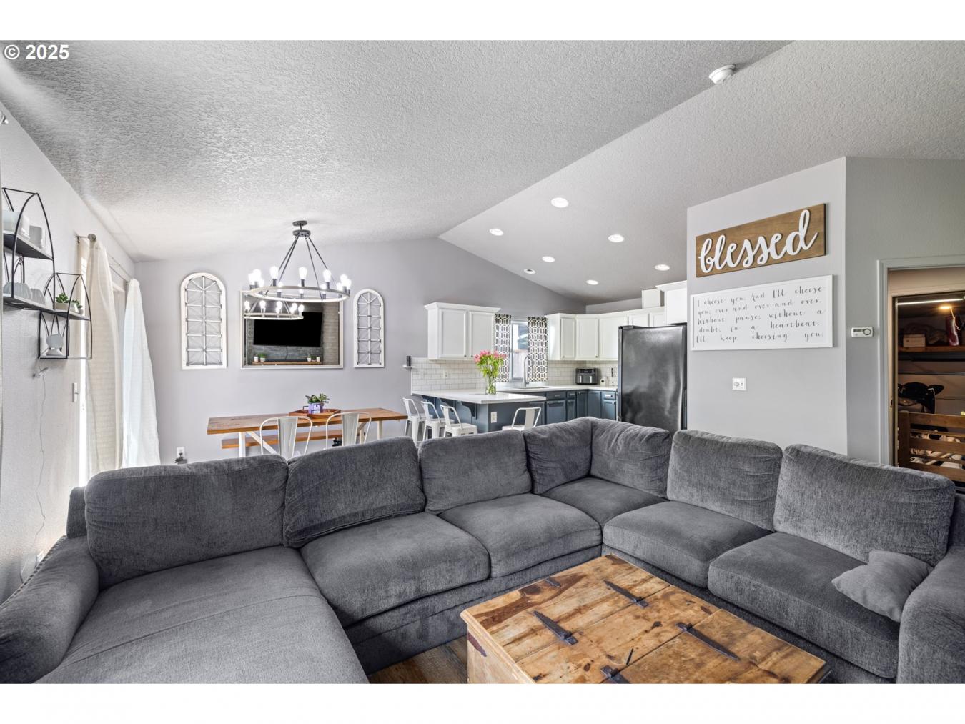 Hillsboro, Oregon, 97124, United States, 3 Bedrooms Bedrooms, ,2 BathroomsBathrooms,Residential,For Sale,1788218