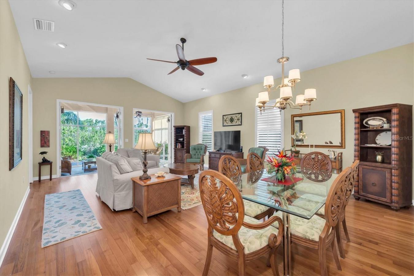 BRADENTON, Florida, 34209, United States, 3 Bedrooms Bedrooms, ,2 BathroomsBathrooms,Residential,For Sale,1788209