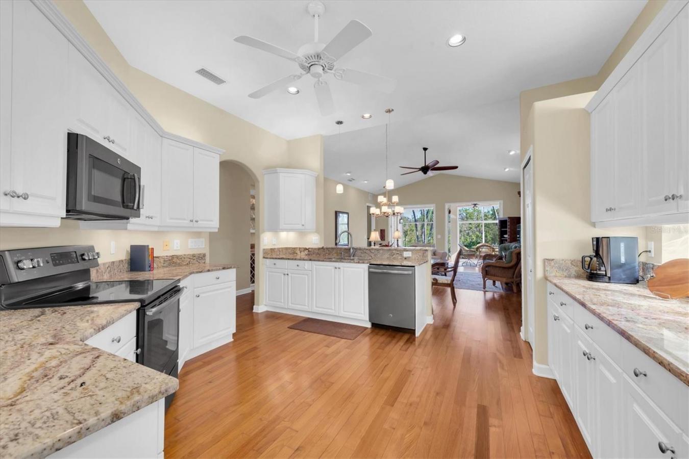 BRADENTON, Florida, 34209, United States, 3 Bedrooms Bedrooms, ,2 BathroomsBathrooms,Residential,For Sale,1788209