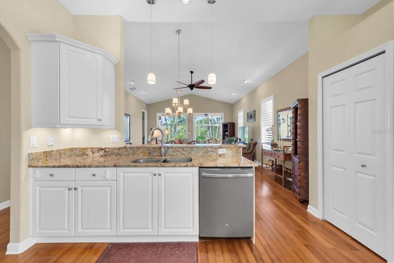 BRADENTON, Florida, 34209, United States, 3 Bedrooms Bedrooms, ,2 BathroomsBathrooms,Residential,For Sale,1788209