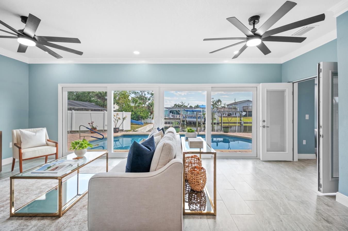 Tampa, Florida, 33615, United States, 7 Bedrooms Bedrooms, ,5 BathroomsBathrooms,Residential,For Sale,1786982