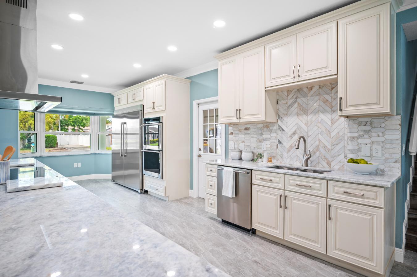 Tampa, Florida, 33615, United States, 7 Bedrooms Bedrooms, ,5 BathroomsBathrooms,Residential,For Sale,1786982