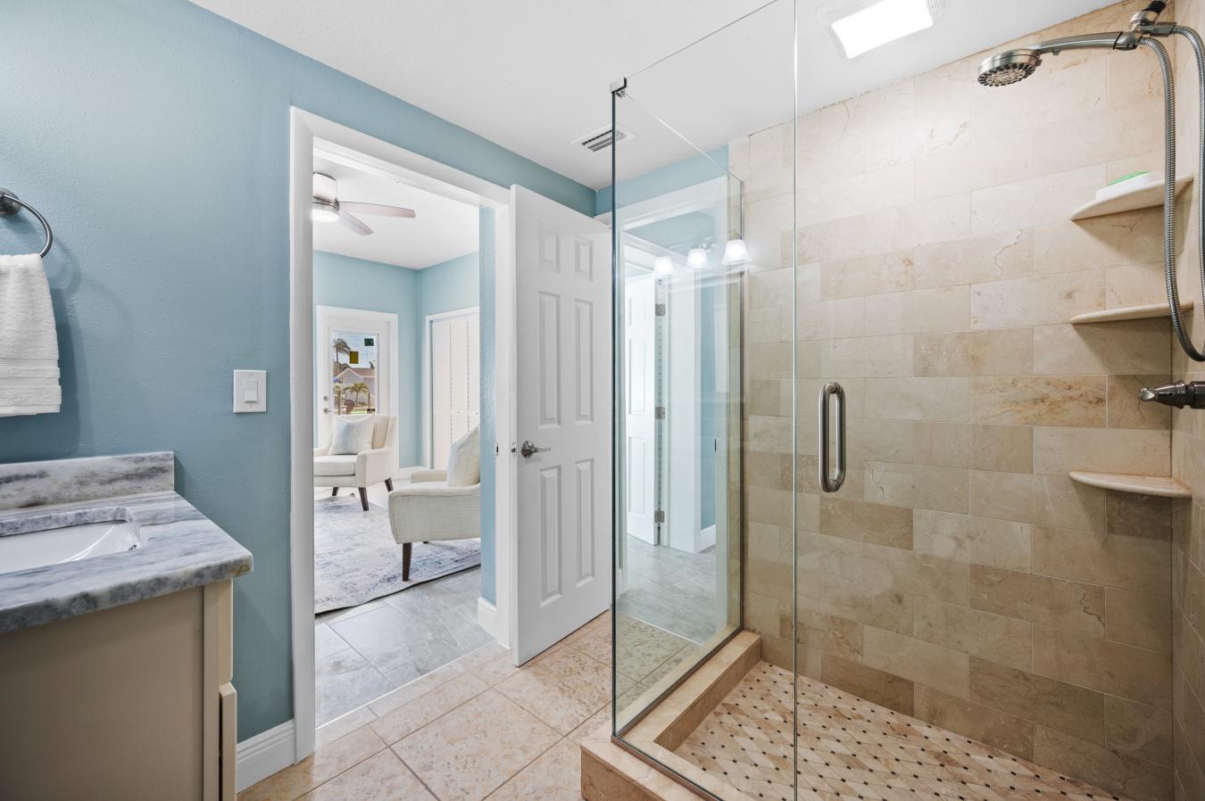 Tampa, Florida, 33615, United States, 7 Bedrooms Bedrooms, ,5 BathroomsBathrooms,Residential,For Sale,1786982