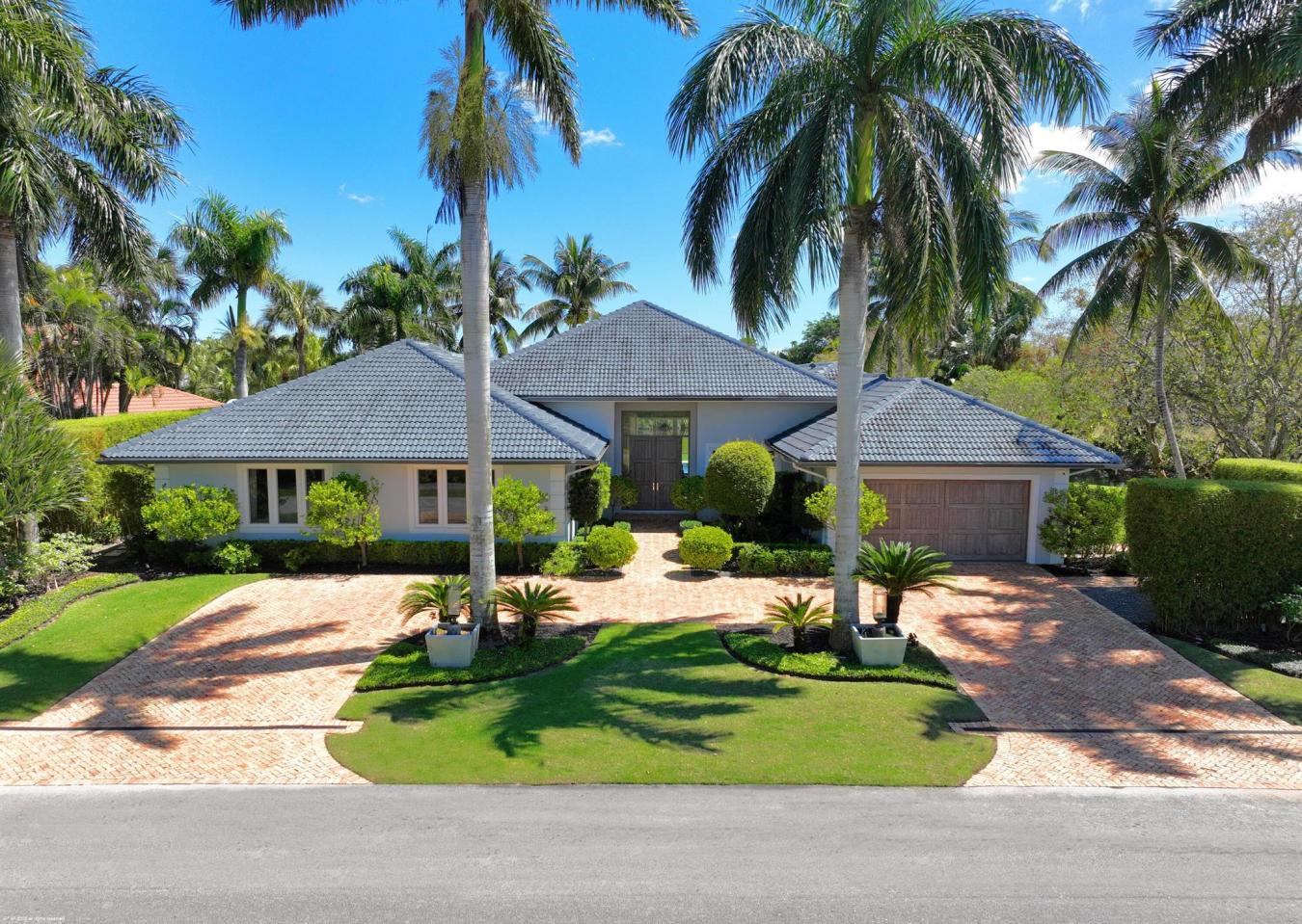 Wellington, Florida, 33414, United States, 4 Bedrooms Bedrooms, ,5 BathroomsBathrooms,Residential,For Sale,1788204