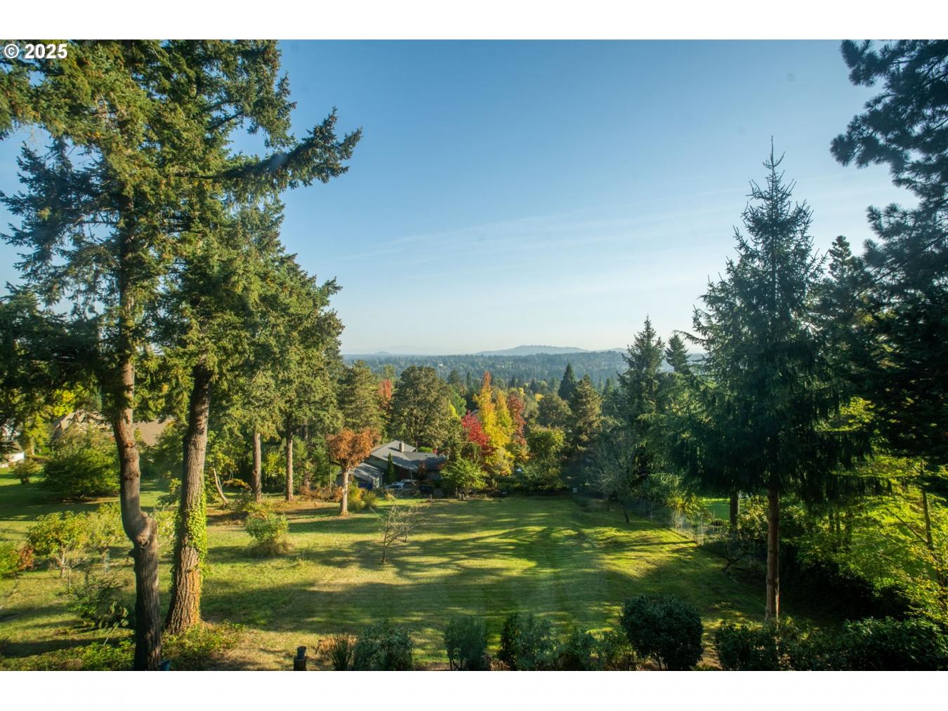 LakeOswego, Oregon, 97034, United States, 4 Bedrooms Bedrooms, ,2 BathroomsBathrooms,Residential,For Sale,1790115