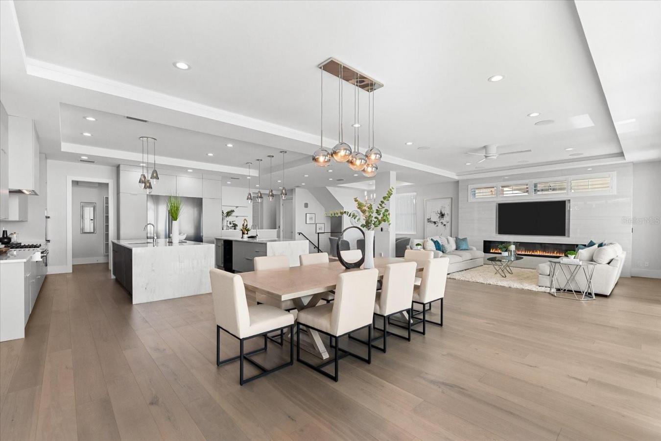 INDIAN ROCKS BEACH, Florida, 33785, United States, 5 Bedrooms Bedrooms, ,5 BathroomsBathrooms,Residential,For Sale,1790101
