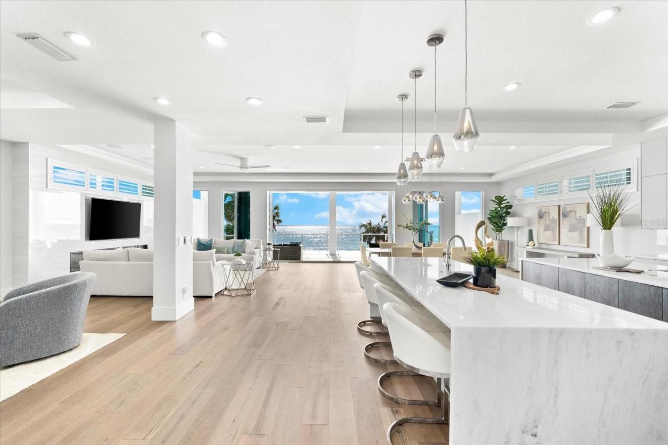 INDIAN ROCKS BEACH, Florida, 33785, United States, 5 Bedrooms Bedrooms, ,5 BathroomsBathrooms,Residential,For Sale,1790101