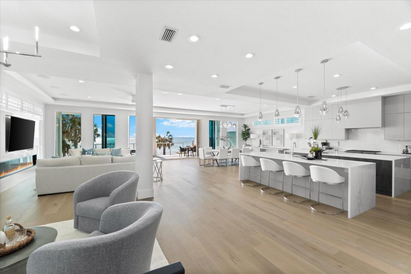INDIAN ROCKS BEACH, Florida, 33785, United States, 5 Bedrooms Bedrooms, ,5 BathroomsBathrooms,Residential,For Sale,1790101