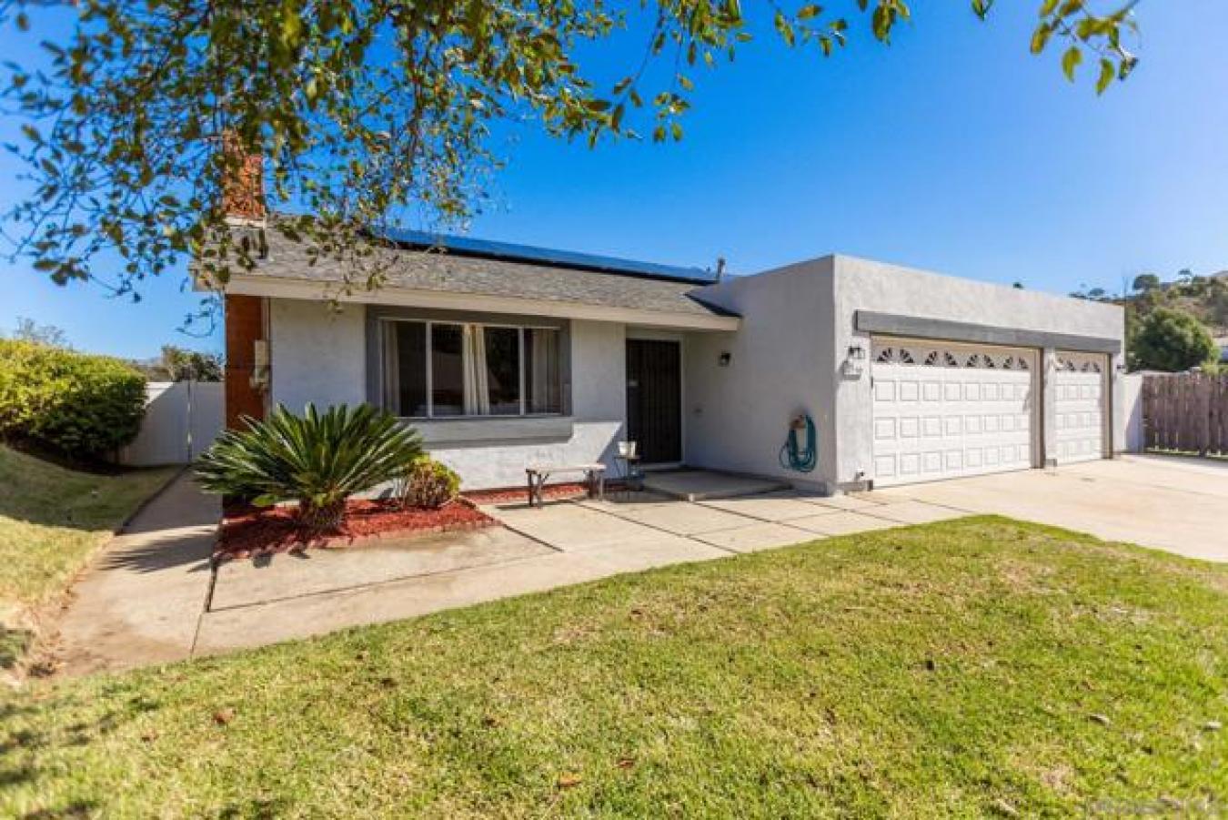 Lakeside, California, 92040, United States, 4 Bedrooms Bedrooms, ,2 BathroomsBathrooms,Residential,For Sale,1790095