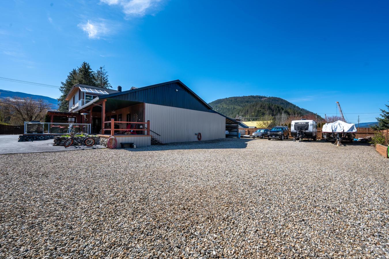 Sicamous, BC, V0E 2V0, Canada, 4 Bedrooms Bedrooms, ,4 BathroomsBathrooms,Residential,For Sale,1801014