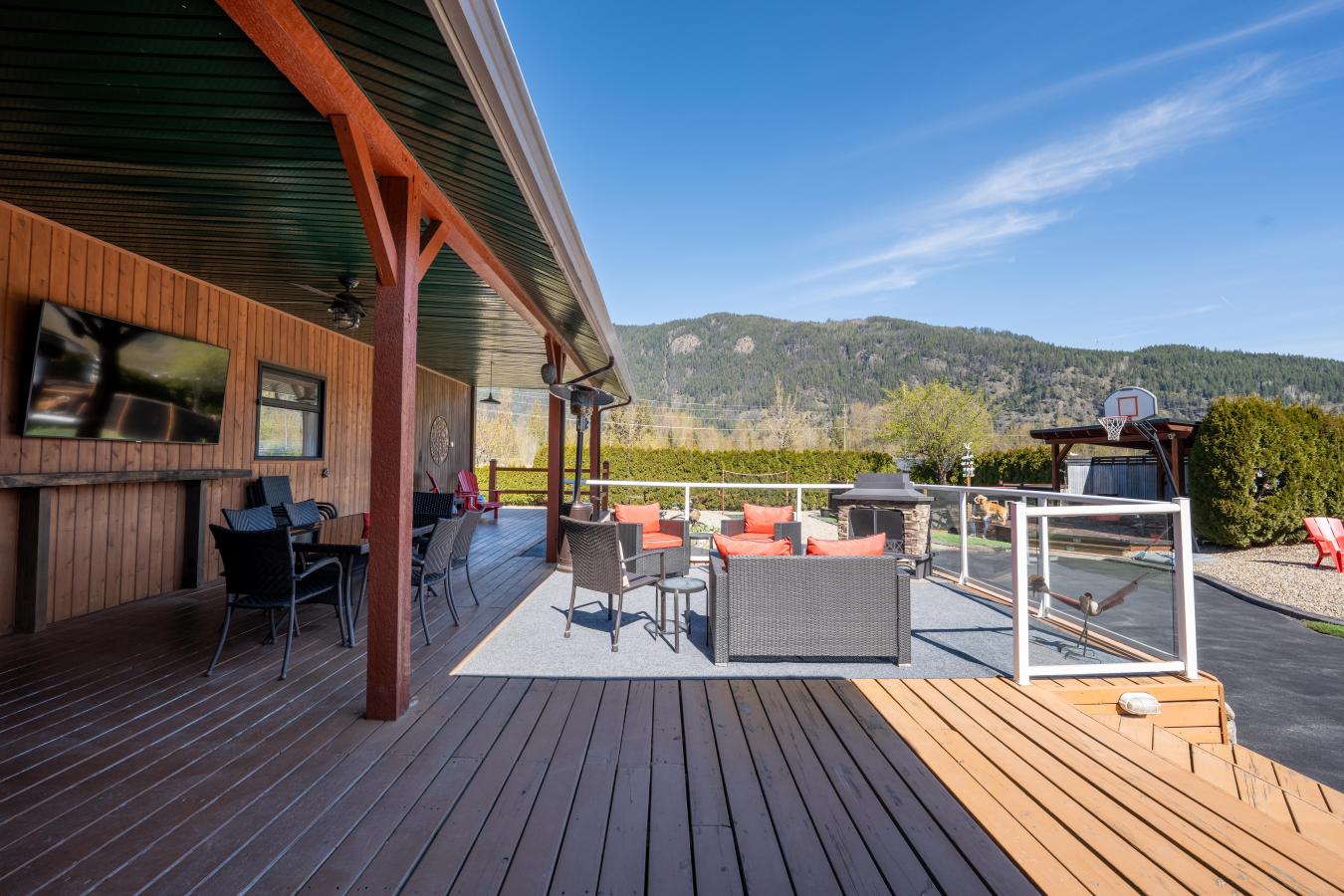 Sicamous, BC, V0E 2V0, Canada, 4 Bedrooms Bedrooms, ,4 BathroomsBathrooms,Residential,For Sale,1801014